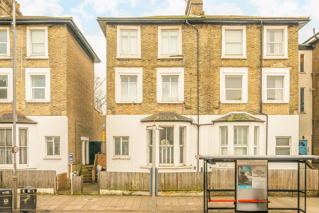 Property photo 1 of 6