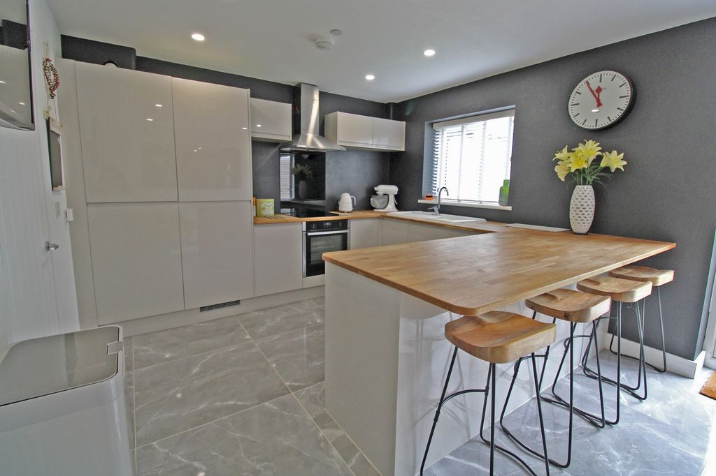 Property photo 2 of 32 Kitchen Area