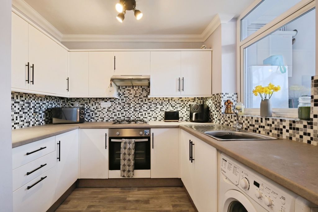 Property photo 2 of 17 Pbox-Img.Jpg