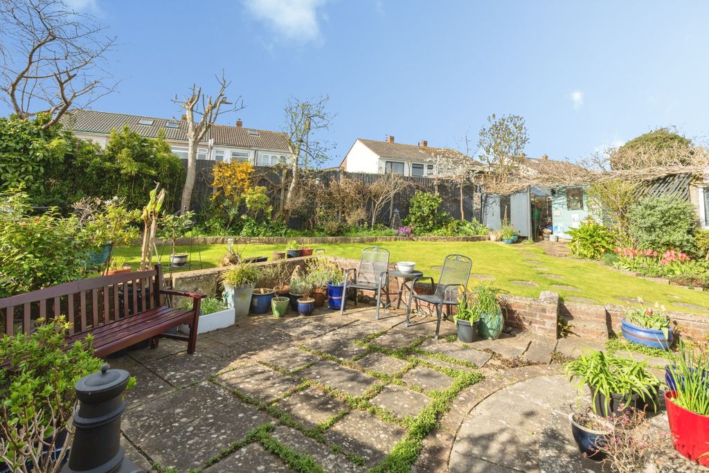 Property photo 3 of 20 Garden