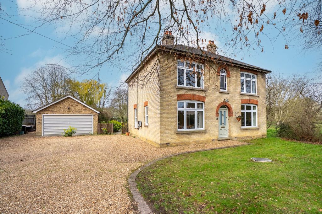 Property photo 1 of 27