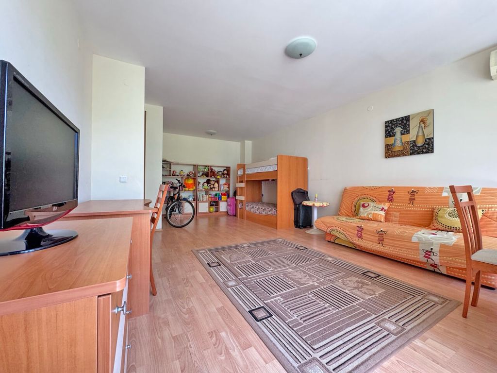 Property photo 2 of 10