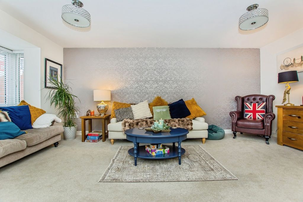 Property photo 3 of 16 Photo