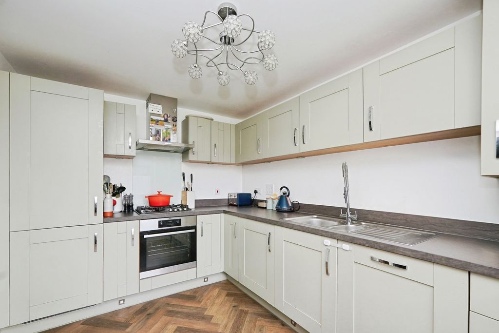 Property photo 3 of 18 Pbox-Img.Jpg