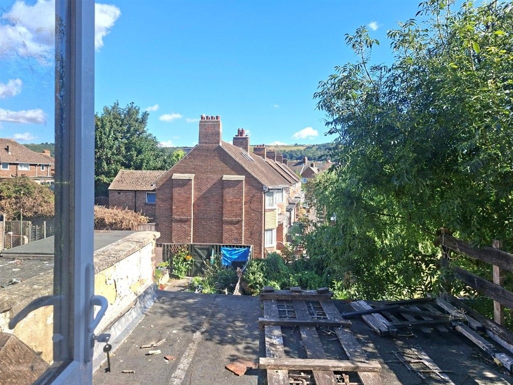 Property photo 3 of 11