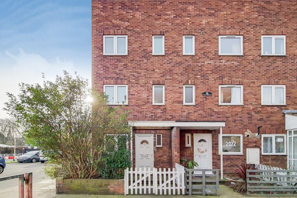Property photo 1 of 12