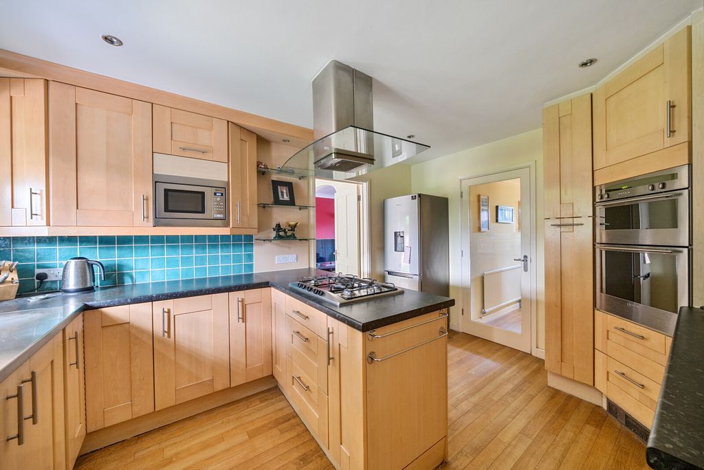 Property photo 3 of 20 6-6Aa8Ff832d662-1...