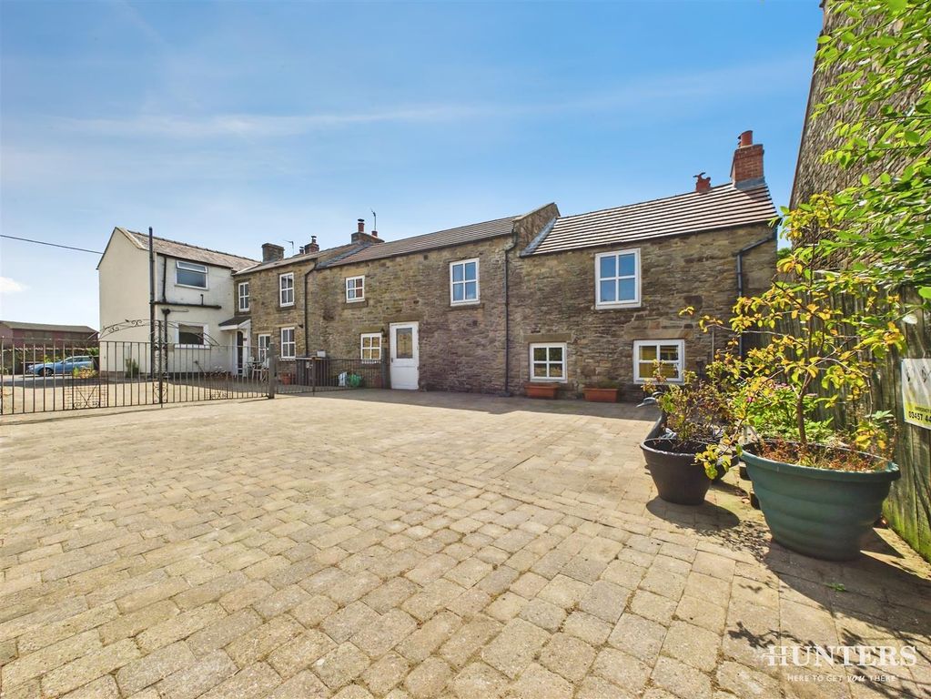 Property photo 1 of 43 Dd47A4d7-Cam05287G0-Pr0225-Still035.Jpg
