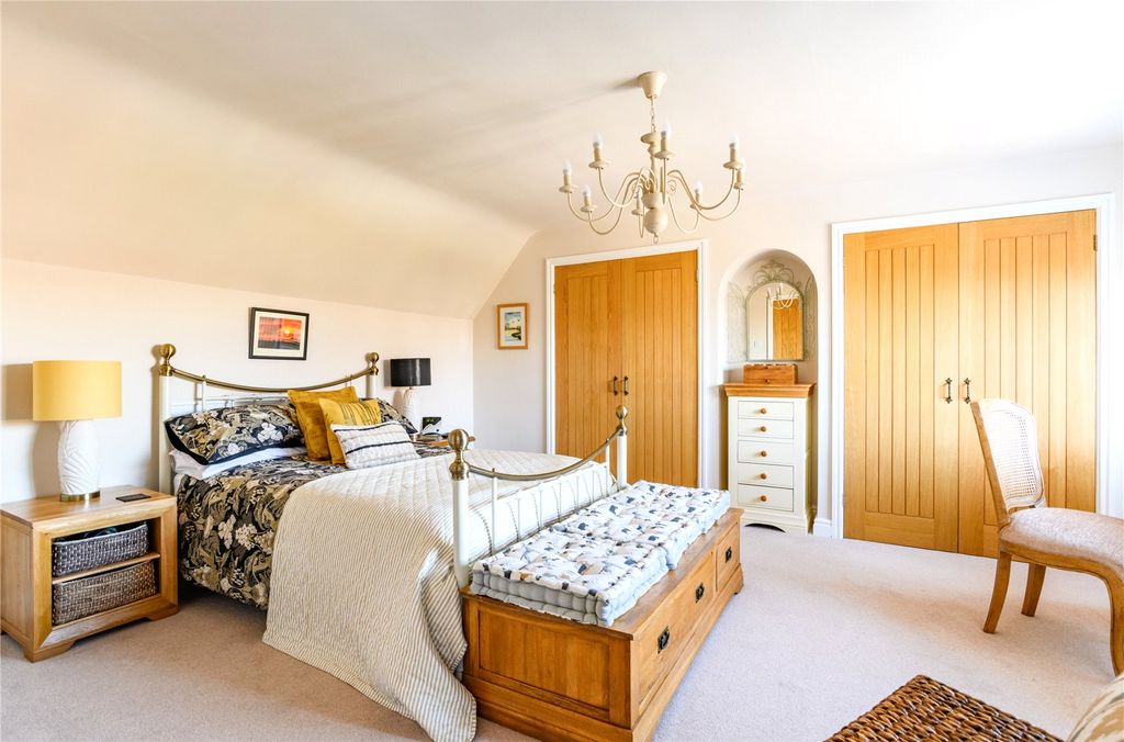 Property photo 3 of 30 Principal Bedroom