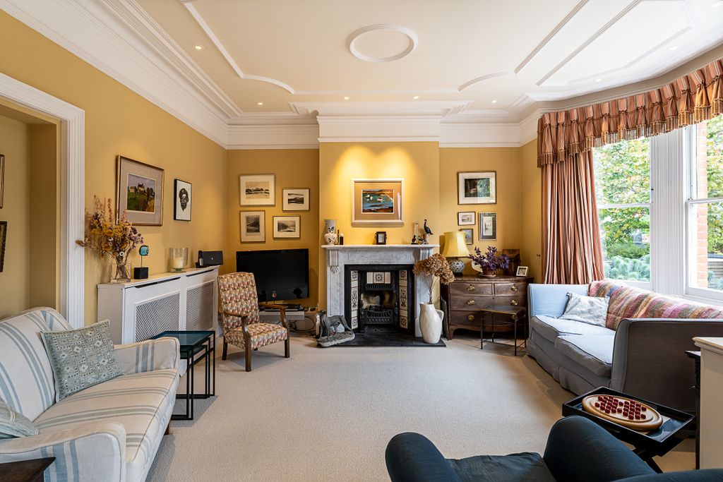 Property photo 2 of 40