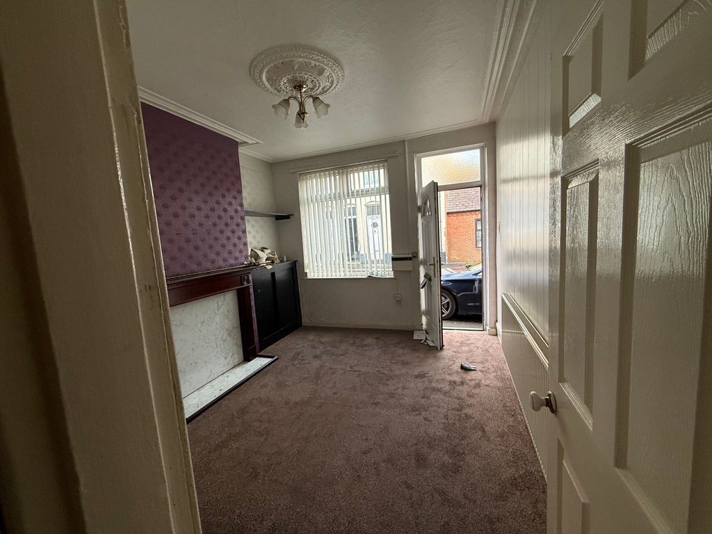 Property photo 3 of 13 Reception