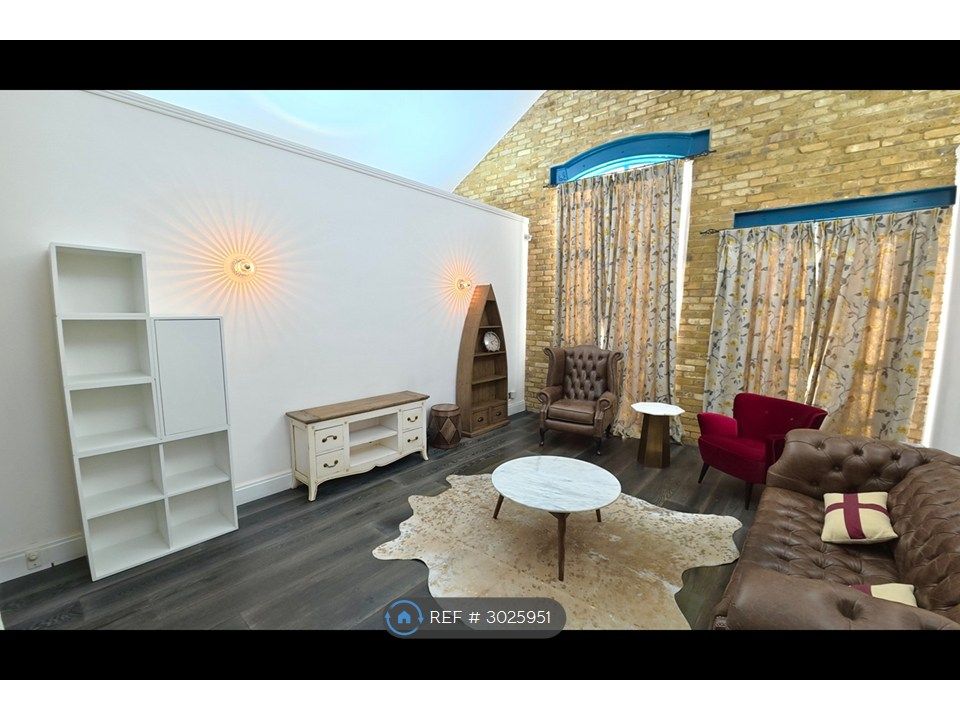 Property photo 2 of 35