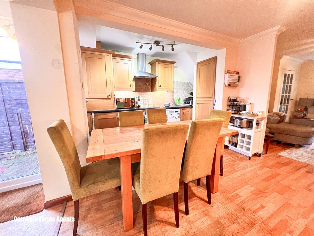 Property photo 3 of 19 Knighstifeld 258-16.Jpg