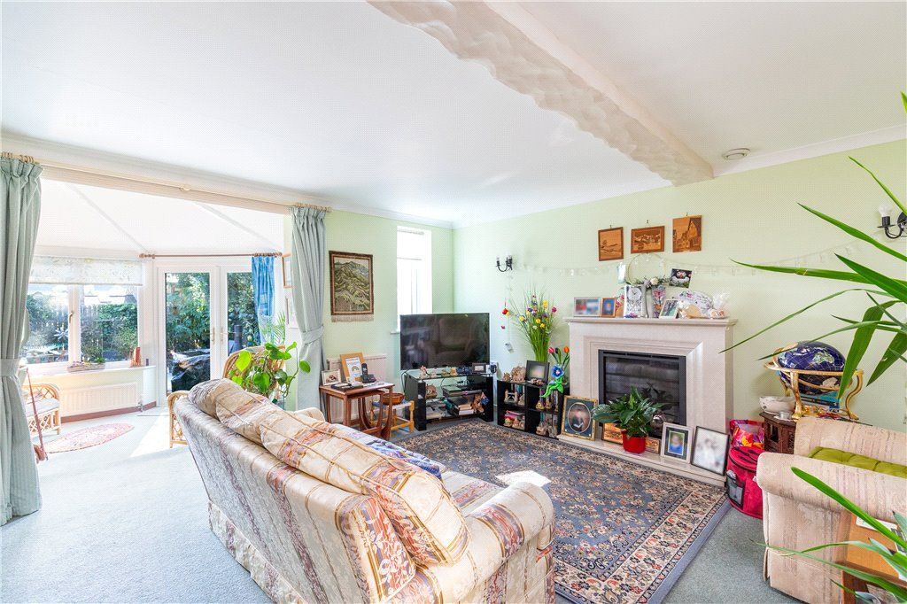 Property photo 2 of 12 Sitting Room
