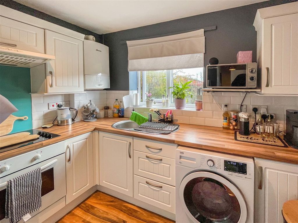 Property photo 2 of 13