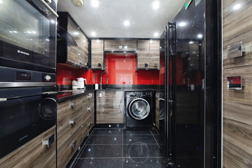 Property photo 3 of 19 Fs_250929_11