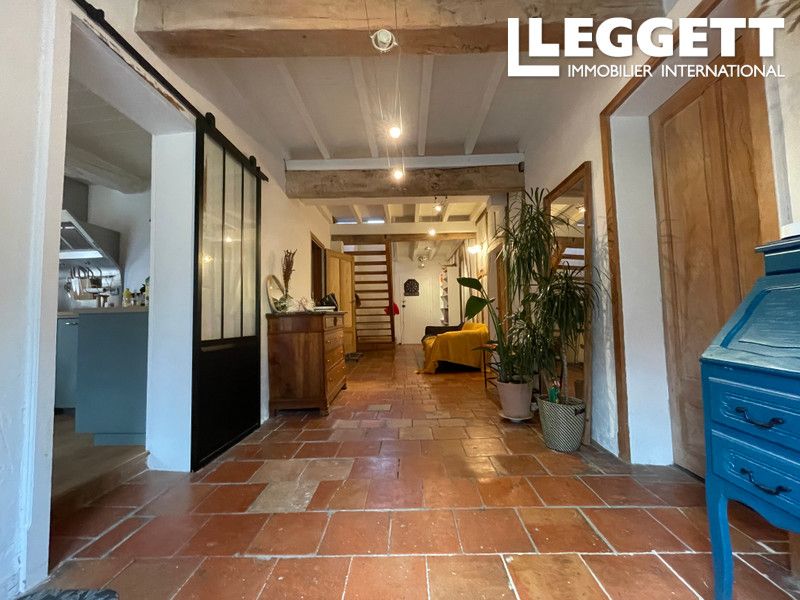 Property photo 2 of 10