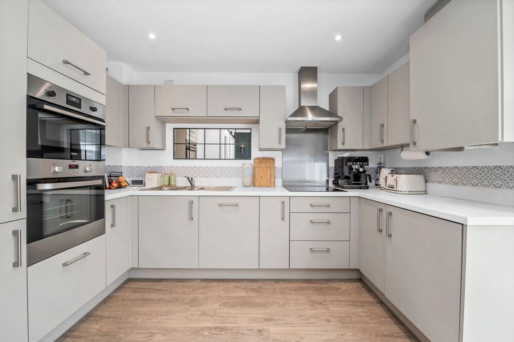 Property photo 2 of 15 Kitchen