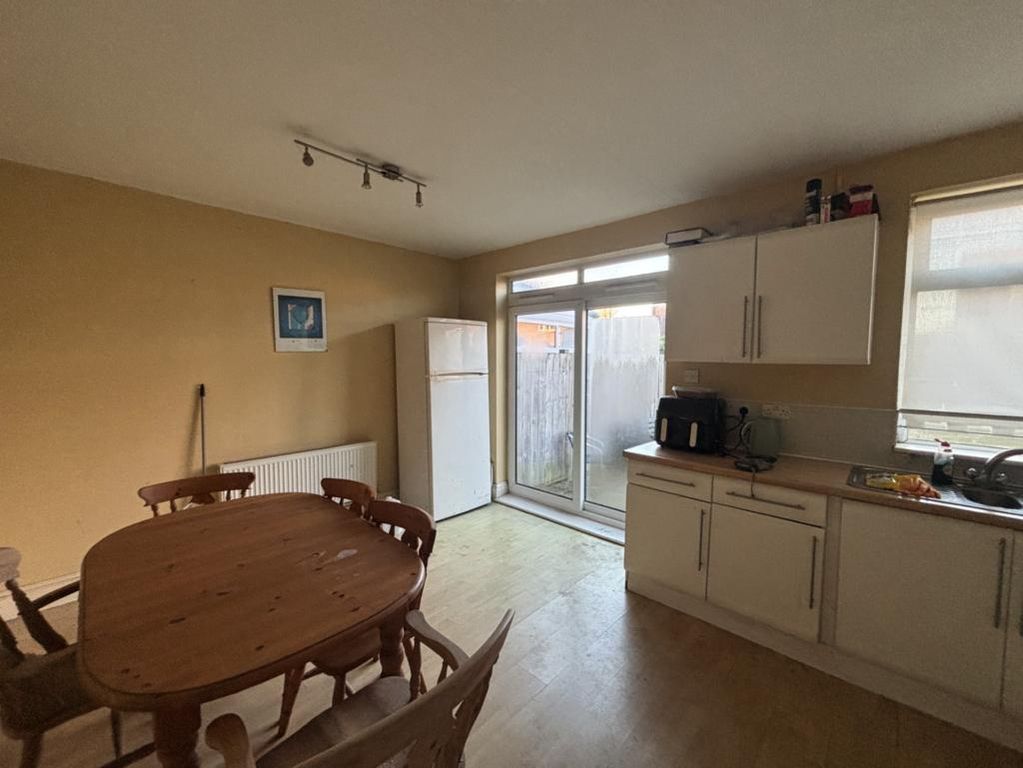 Property photo 3 of 9 Dining Room