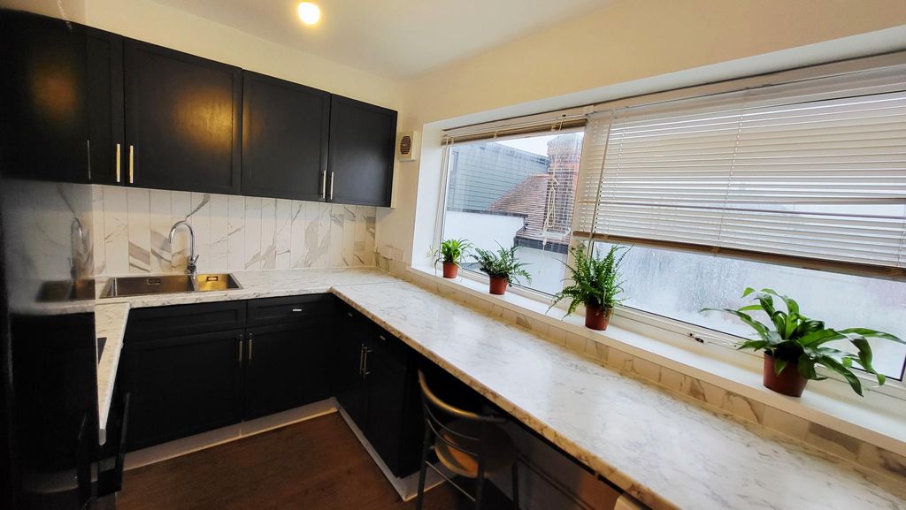 Property photo 2 of 7 Image