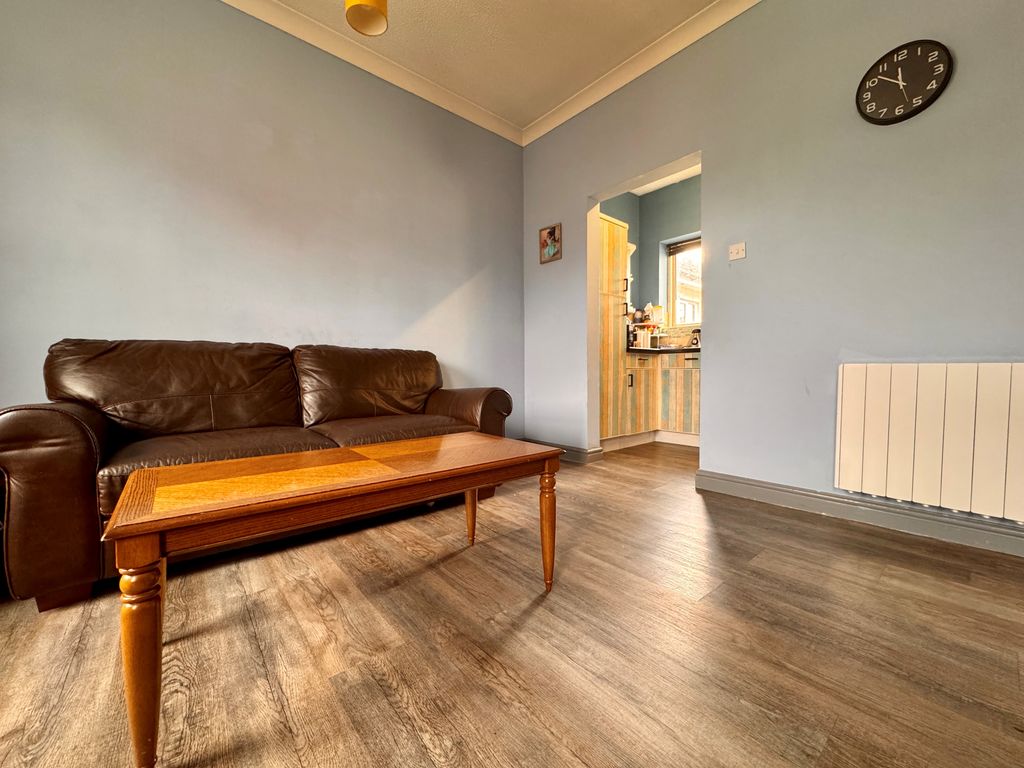 Property photo 2 of 19 Image