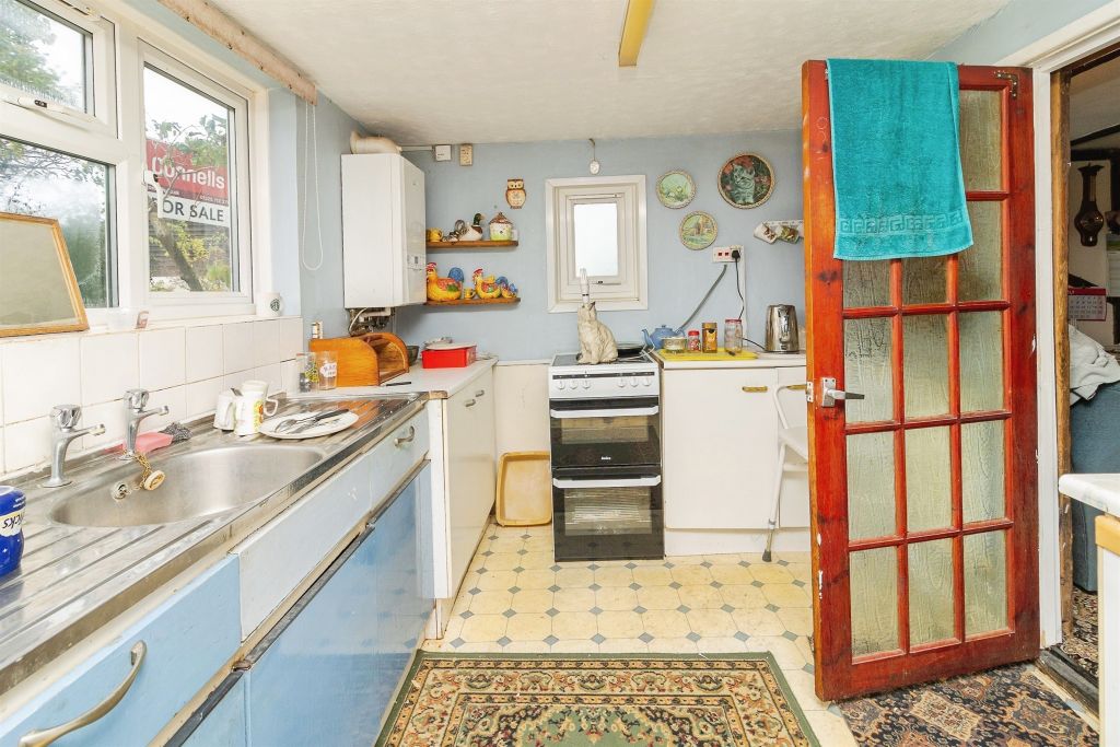 Property photo 2 of 17