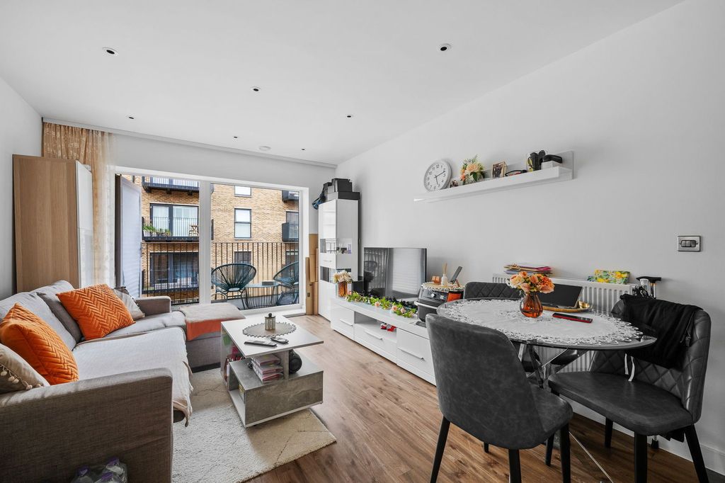 Property photo 3 of 11