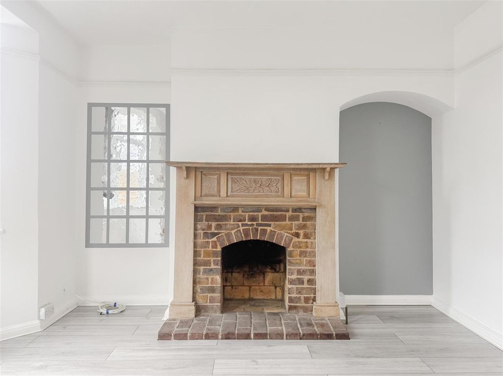 Property photo 3 of 22 Living Room