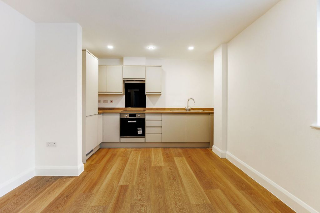 Property photo 1 of 9 1