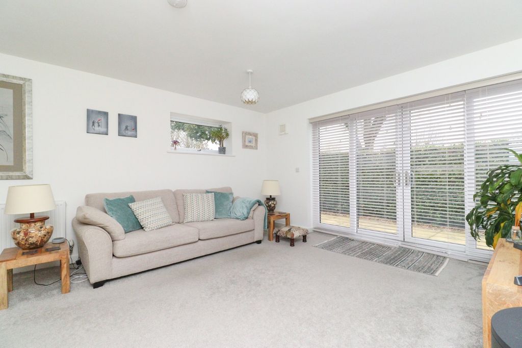 Property photo 3 of 13 Picture 3