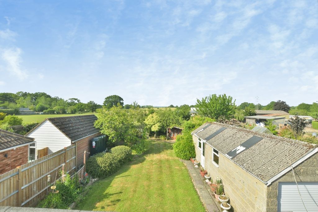 Property photo 3 of 16 Garden