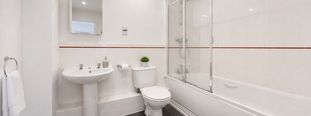Property photo 1 of 5 Bathroom