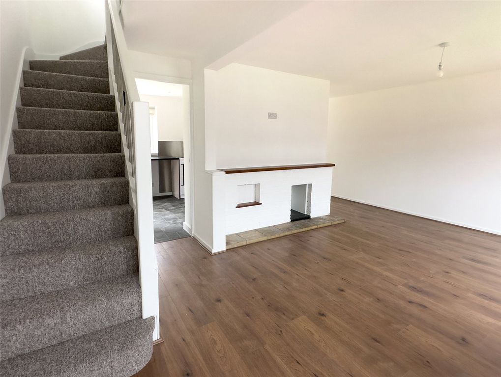 Property photo 3 of 21 Living Room