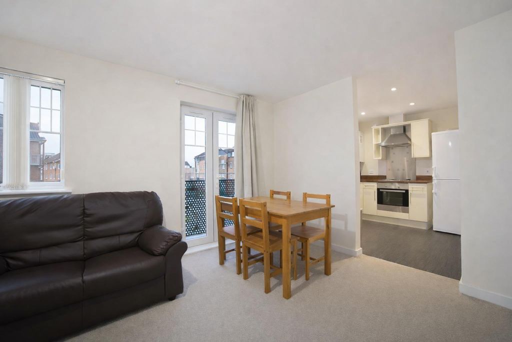 Property photo 2 of 8