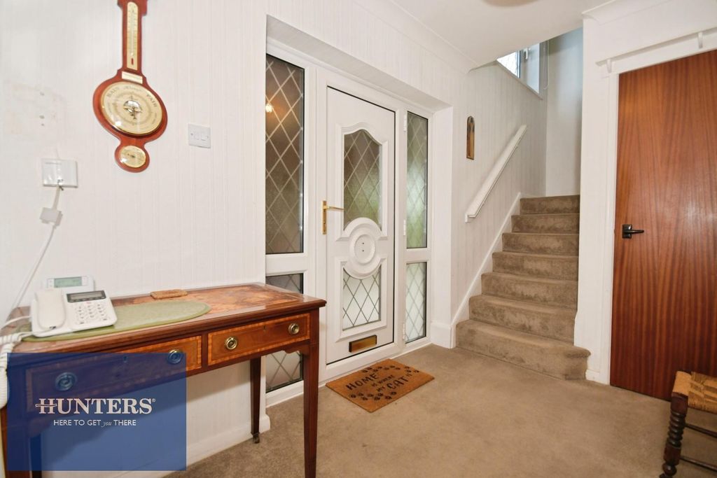 Property photo 3 of 18 Hall.Jpg