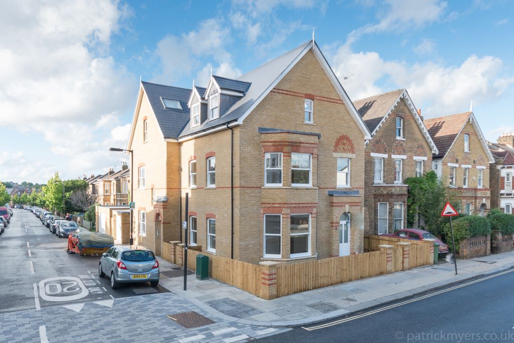 Property photo 1 of 10 Elsie Road