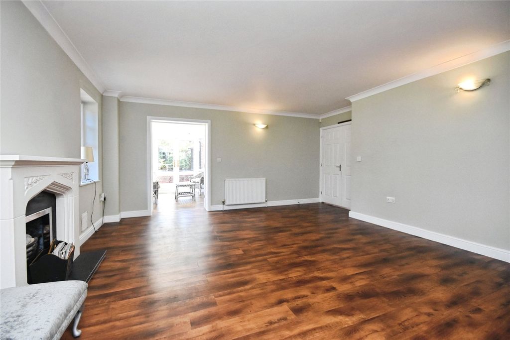 Property photo 2 of 20 Picture No. 28