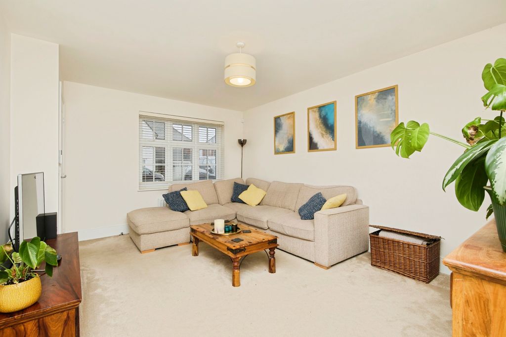 Property photo 3 of 15