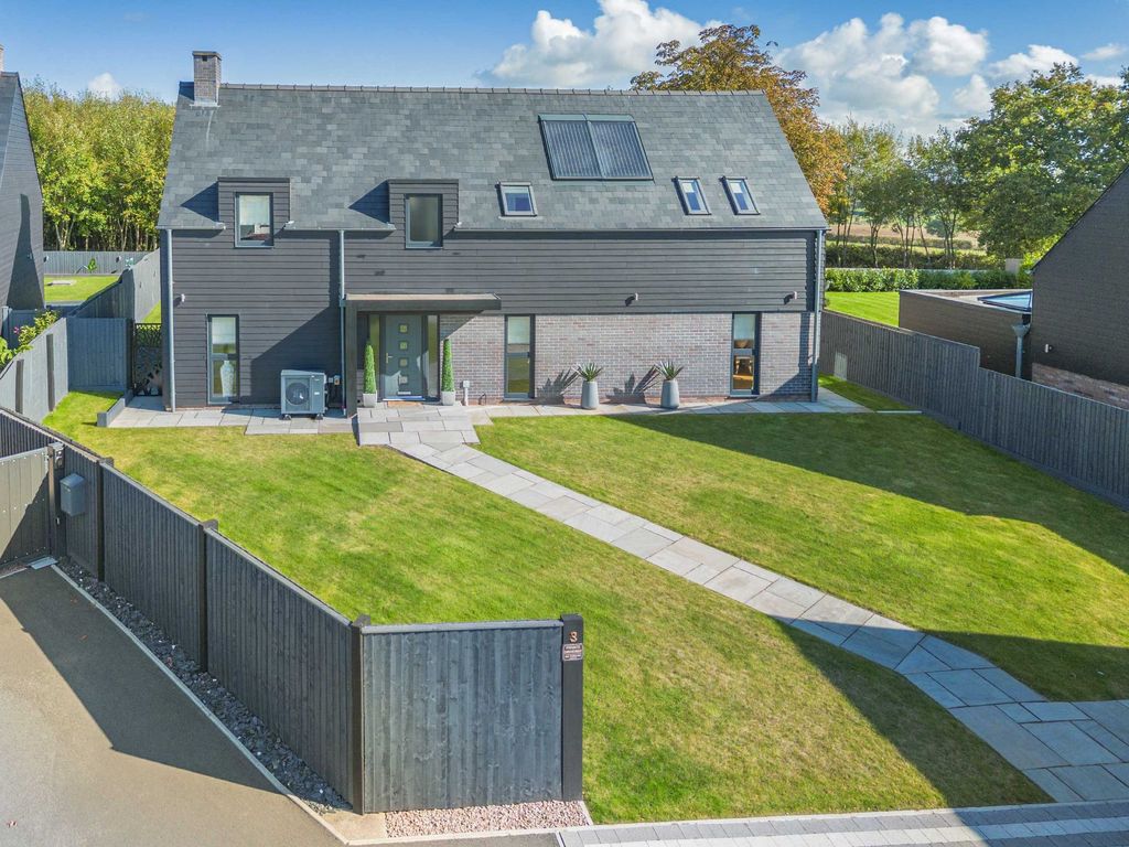 Property photo 1 of 32 P043101_01.Jpg