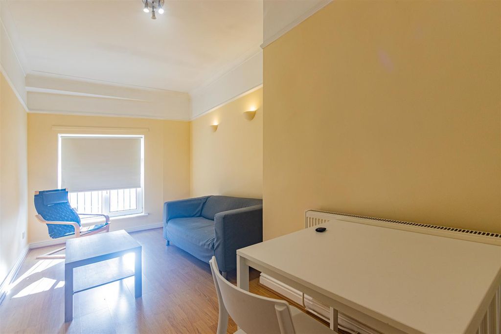 Property photo 3 of 9 Img-7.Jpg