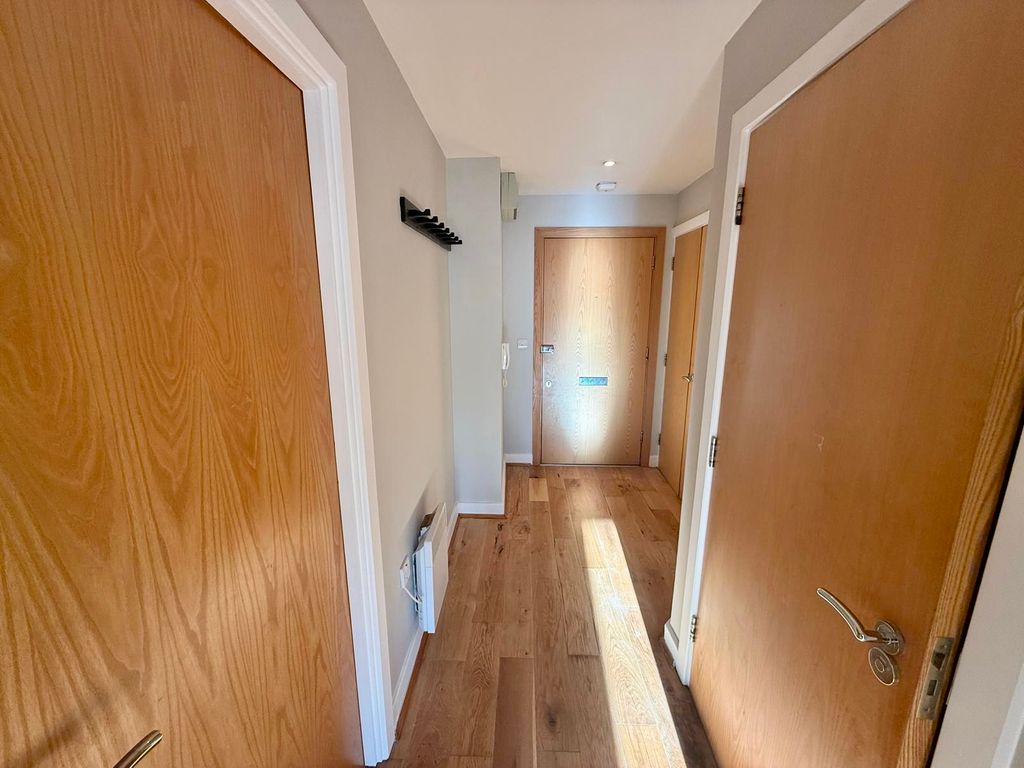 Property photo 2 of 9 Photo 6