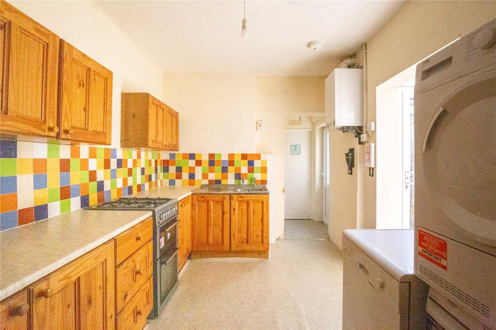 Property photo 2 of 18 Picture No. 34