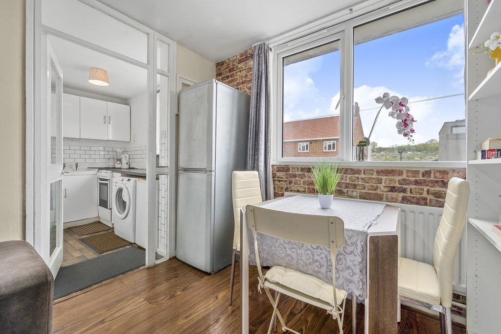 Property photo 3 of 8