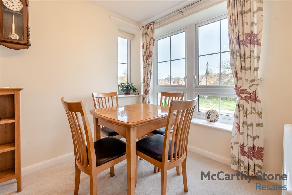 Property photo 2 of 18 8638110-Interior11.Jpg