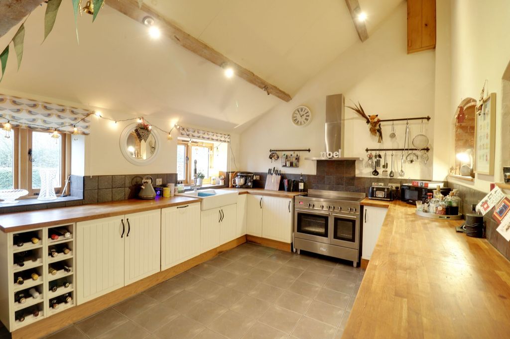 Property photo 3 of 26 Kitchen