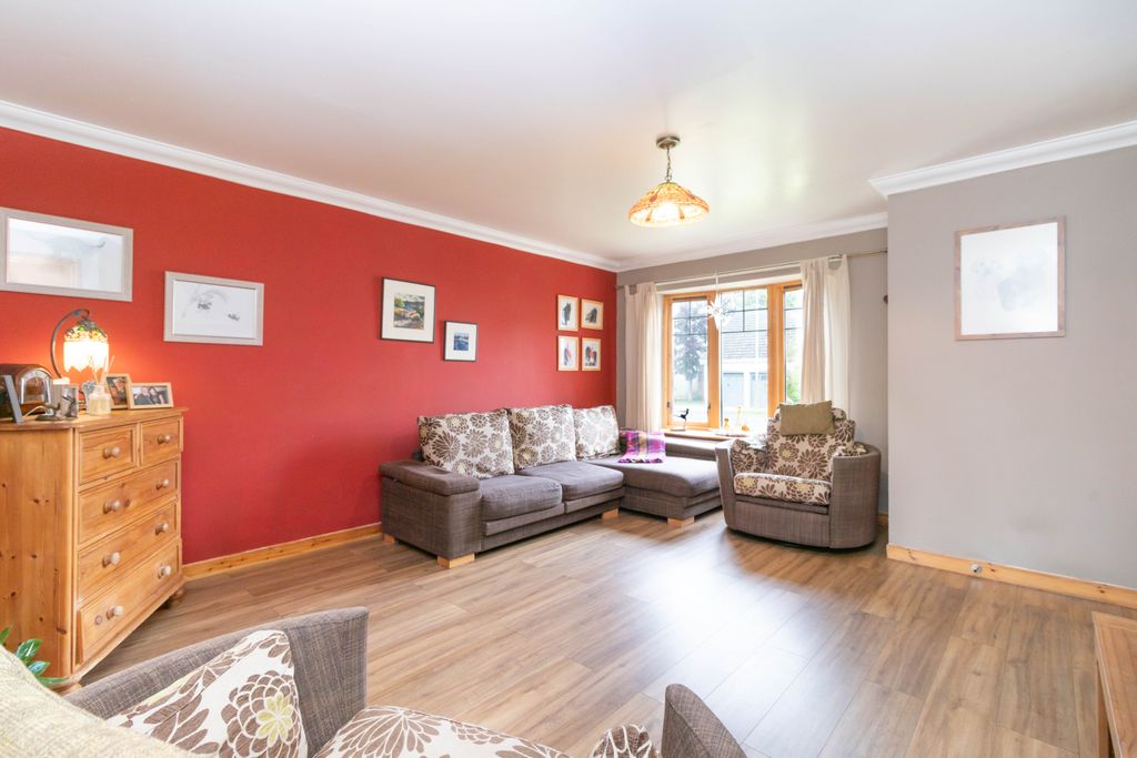 Property photo 2 of 25 Lounge