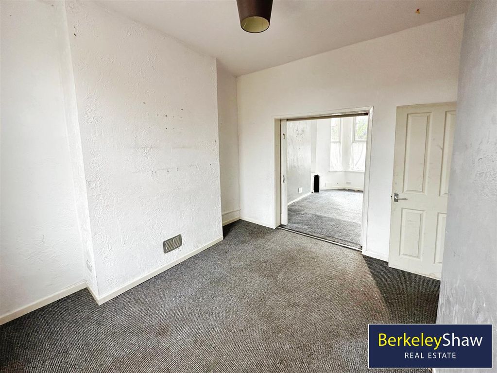 Property photo 3 of 10 Rear Reception Room