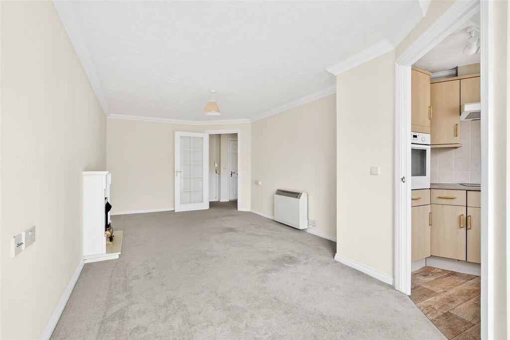 Property photo 3 of 17 1676389179 - Hampton Lodge, Sm2 - 5.Jpg