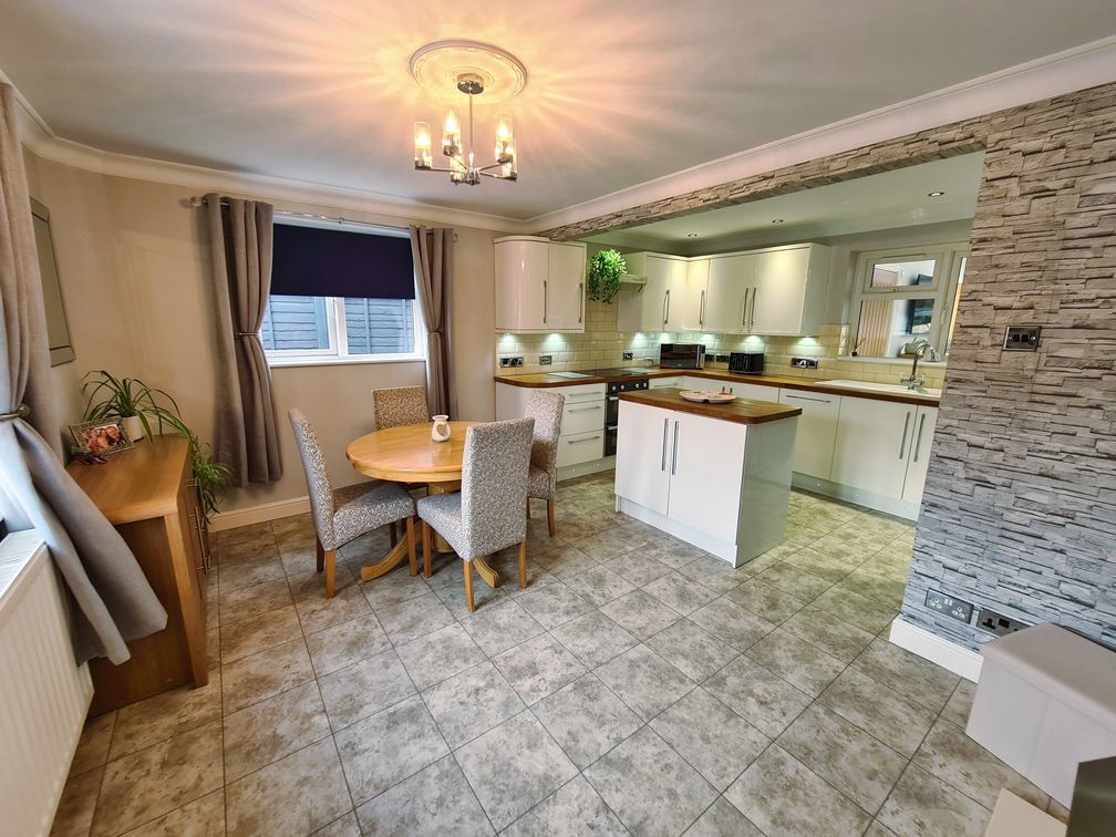 Property photo 3 of 37