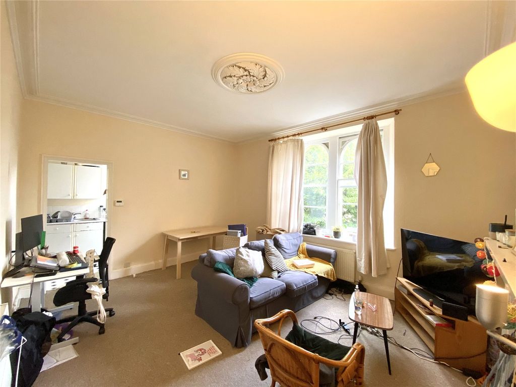 Property photo 2 of 7 Picture No. 10